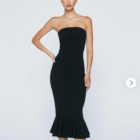 NWT Boohoo long black tube dress with mermaid flare
